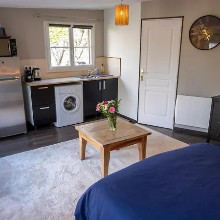 Appartement Independant Avec Terrasse Chamant